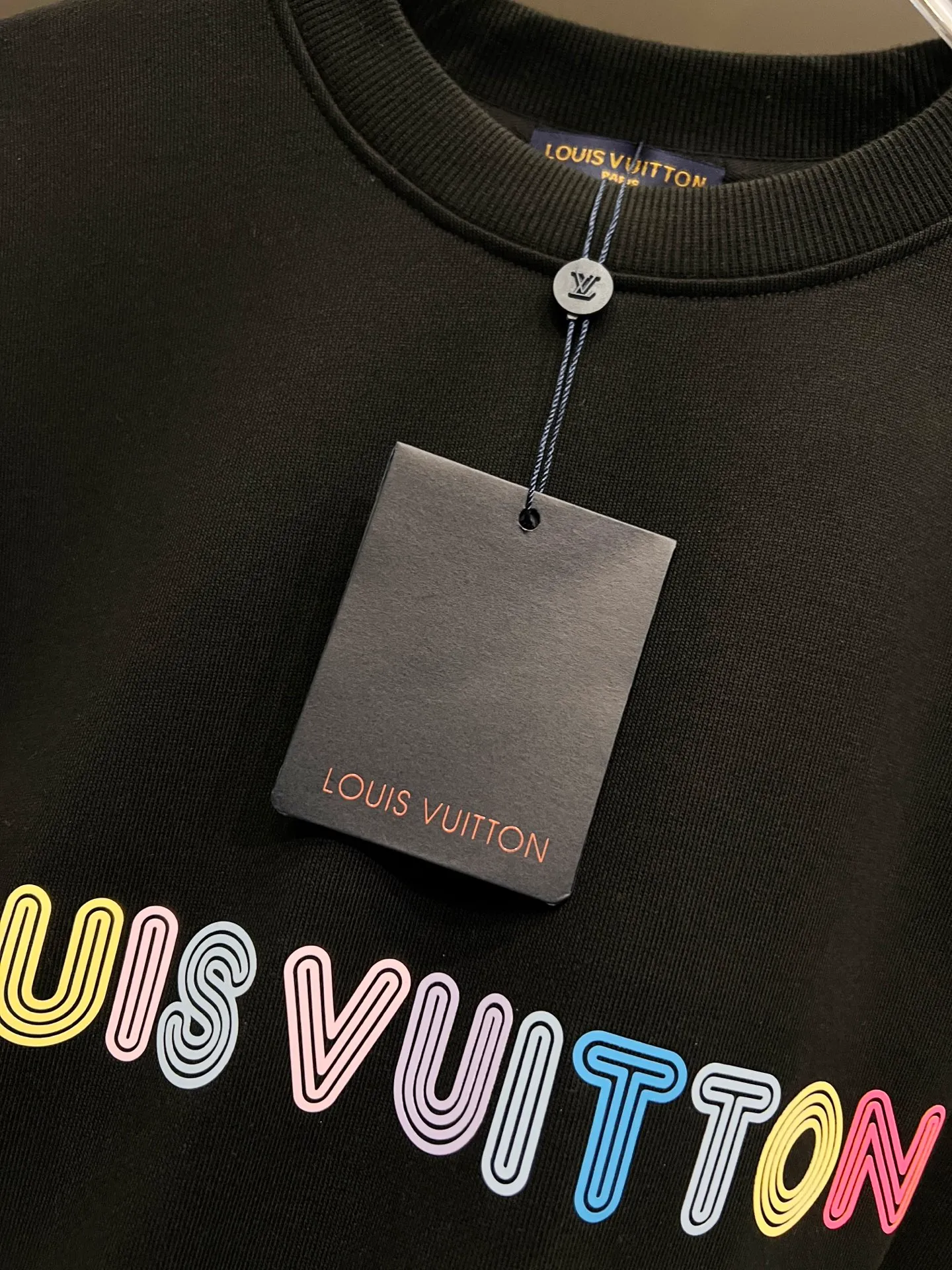 🅿️260 1v Louis* 2025 Autumn and Winter New Style Customized Double Yarn Fabric Round Neck Long Sleeve Sweater Classic Letter Foaming Technology High-End Version! The same loose version for men and women S M L XL XXL five sizes color black white